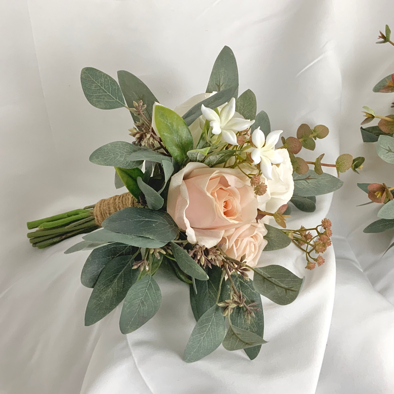 Pre made deals bridesmaid bouquets